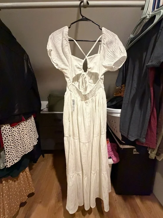 White Puff-Sleeve Maxi Dress - Picture 3 of 4